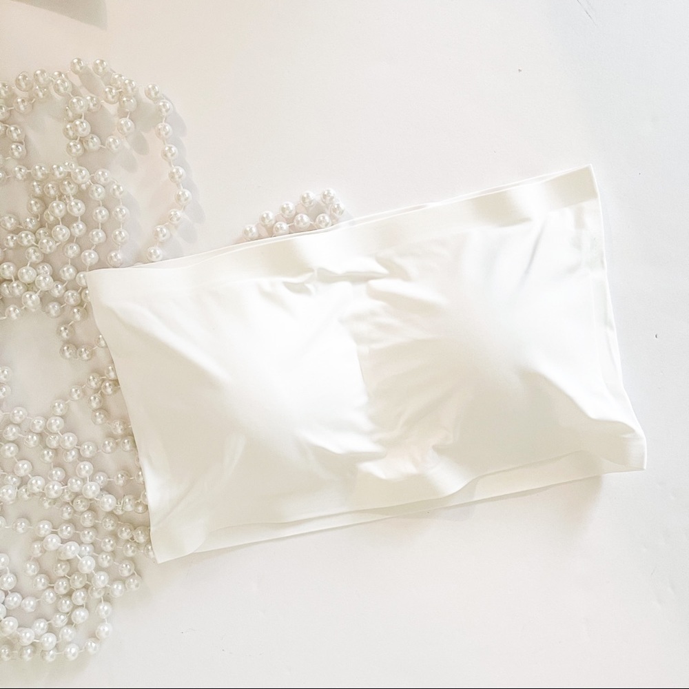 NWOT Solid White Elasticized Bandeau Bra